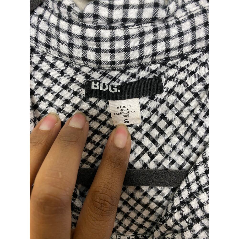 UO BDG White Black Plaid Buttor Down Shirt Size Small - Picture 6 of 6